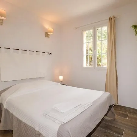 Scandola Apartment *